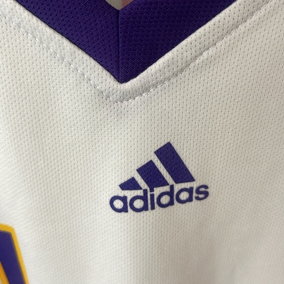 Vintage Adidas LA Lakers  Koby Bryant #24 white jersey size Small basketball - Picture 4 of 16